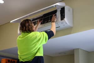 Read more about the article 5 Signs Your Split Air Conditioner Needs Servicing