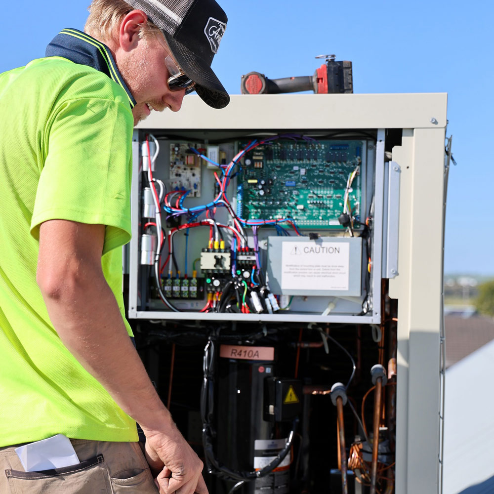 Read more about the article Why Commercial Air Conditioner Maintenance Is Important